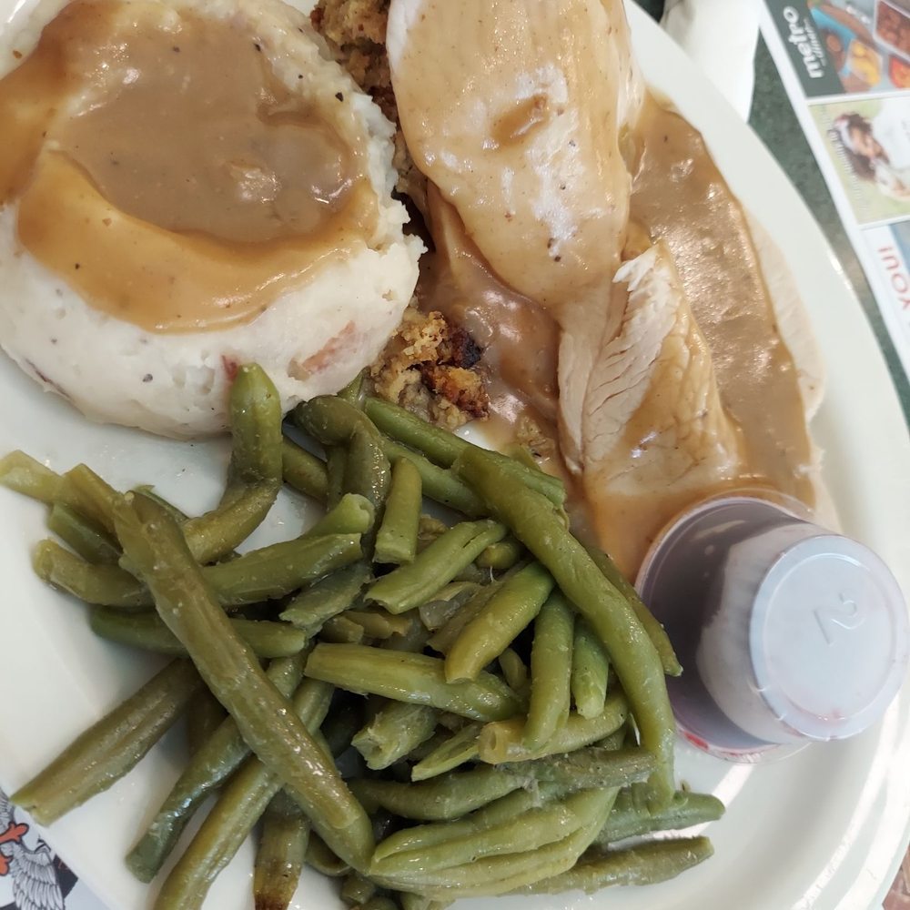 Metro Diner - Turkey plate, cornbread dressing, green bean, mash potatoes and gravy with cranberry sauce - Breakfast & Brunch Near Me - Orange Park, Florida Metro Diner - Turkey plate, cornbread dressing, green bean, mash potatoes and gravy with cranberry sauce - Breakfast & Brunch Near Me - Orange Park, Florida