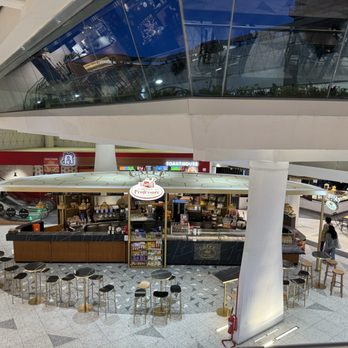 Napoli Stazione Centrale - Food hall inside Napoli Centrale station - Train Stations Near Me - Naples, NA