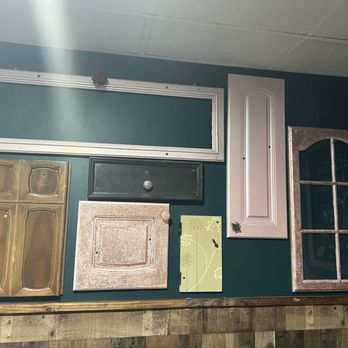 Revelry - Ladies bathroom - Beer Bar Near Me - Pompano Beach, Florida Revelry - Ladies bathroom - Beer Bar Near Me - Pompano Beach, Florida