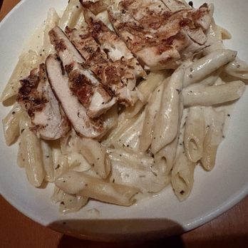The Urban Grill - Kids Pasta White with grilled chicken - American Near Me - Urbandale, Iowa The Urban Grill - Kids Pasta White with grilled chicken - American Near Me - Urbandale, Iowa