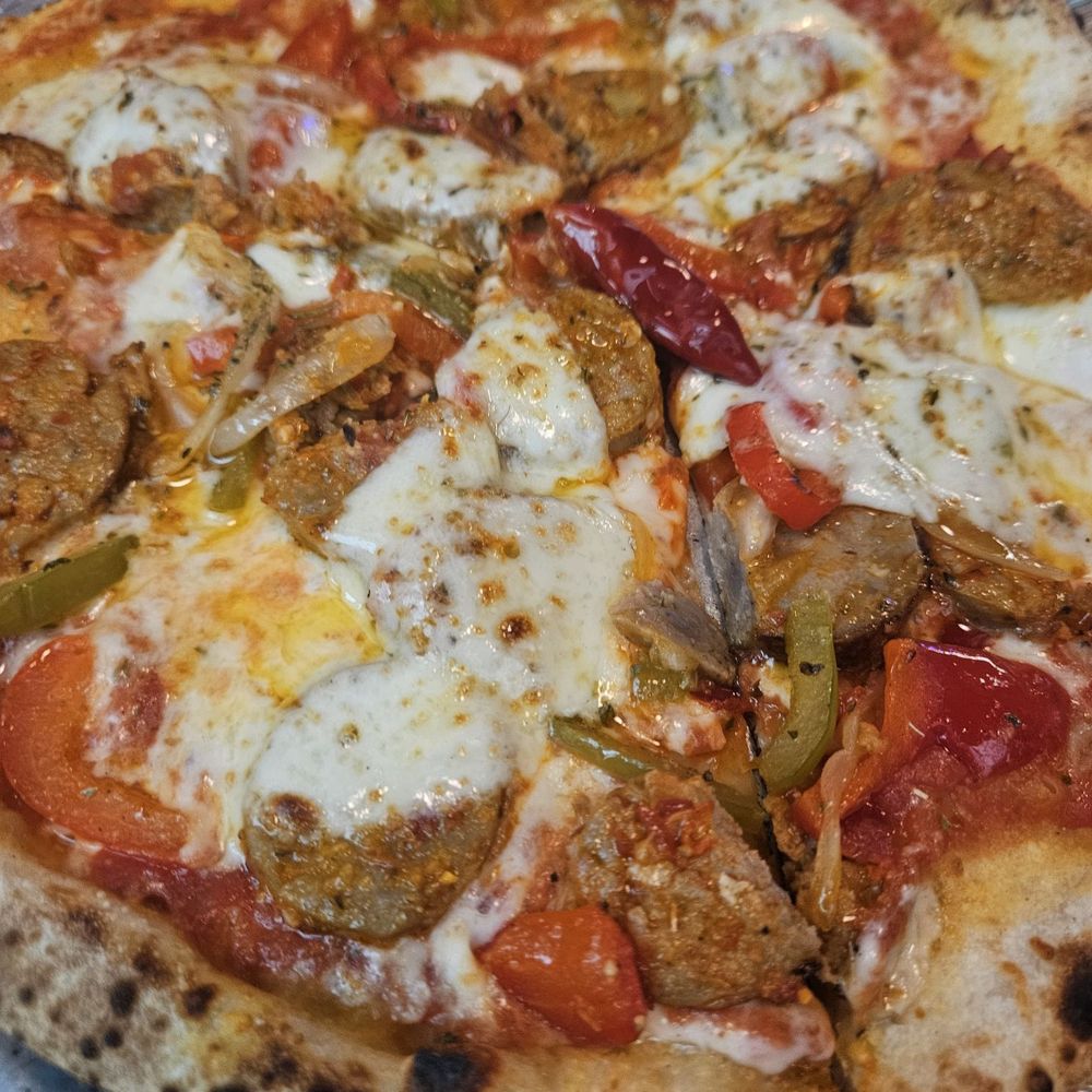 V Pizza + Flask & Cannon - Sausage and pepper pizza - Pizza Near Me - St. Augustine, Florida V Pizza + Flask & Cannon - Sausage and pepper pizza - Pizza Near Me - St. Augustine, Florida