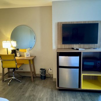 Days Inn by Wyndham Red Bluff - 05.24.24 amenities - Hotels Near Me - Red Bluff, California