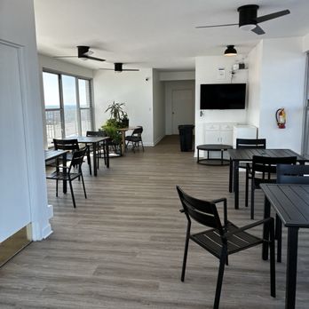 5757 N Sheridan Condominium Association - Solarium - Apartments Near Me - Chicago, Illinois 5757 N Sheridan Condominium Association - Solarium - Apartments Near Me - Chicago, Illinois