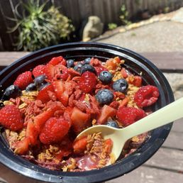 Açai bowl, add five toppings of your choice Açai bowl, add five toppings of your choice