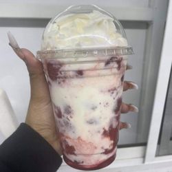 Tacos Del Norte - Our mexican snack: Fresas con crema / Strawberry with sweet cream