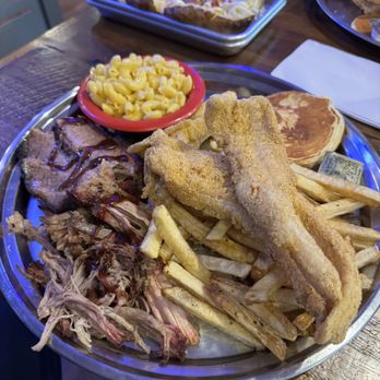 The Ridge Nashville - BBQ Platter - brisket, catfish, pulled pork - American Near Me - Nashville, Tennessee The Ridge Nashville - BBQ Platter - brisket, catfish, pulled pork - American Near Me - Nashville, Tennessee