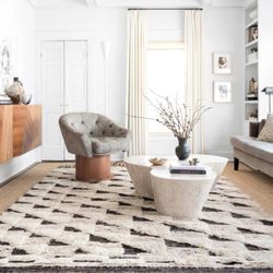 Rugpublic - Create coziness with a soft rug. Shaggy styles in wool on our website.