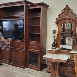 K&N Furniture Consignment