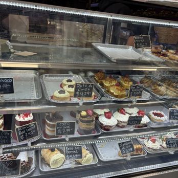 Vegas Bakery - Cakes & pastries - Custom Cakes Near Me Vegas Bakery - Cakes & pastries - Custom Cakes Near Me