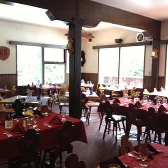 Snorting Elk - Upstairs dinning room - Pubs Near Me - Crystal Mountain, Washington