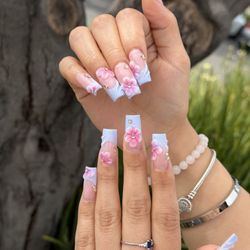 Mega Nail Bar