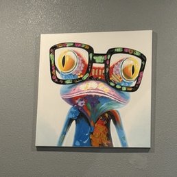 Weird lil frog pic. idk why but he just gets it, yk?? Weird lil frog pic. idk why but he just gets it, yk??