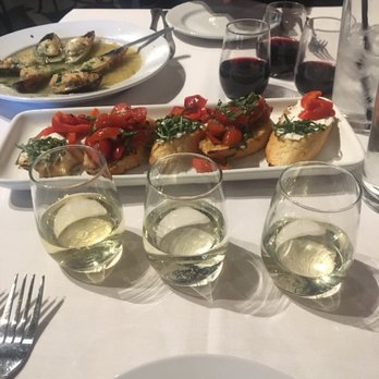 Grape Vine Cafe - Bruschetta, clam and wine - Wine Bars Near Me - Las Vegas, Nevada Grape Vine Cafe - Bruschetta, clam and wine - Wine Bars Near Me - Las Vegas, Nevada