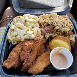 mac, chicken, jambalaya, corn muffin, and swamp sawse!