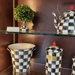Montelongo's Fine Jewelry - Boxwoods