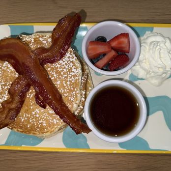 Biscuit Belly - Norfolk - Short Stack Pancakes - Breakfast & Brunch Near Me - Norfolk, Virginia