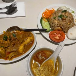 Bali Bali - kari ayam and nasi goreng