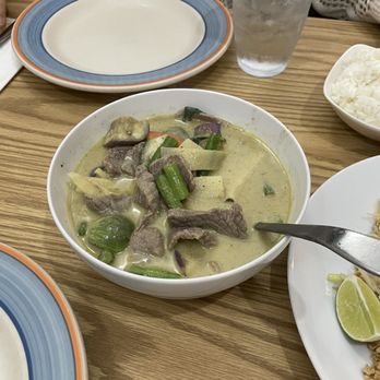 Siam Splendour - Green Curry - Thai Near Me - Evanston, Illinois