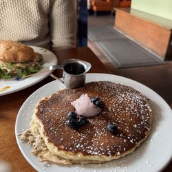 Brezo Restaurant - Single Blueberry pancake