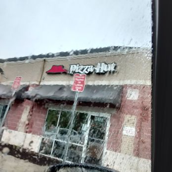 Pizza Hut - On this rainy day - Chicken Wings Near Me - Baltimore, Maryland