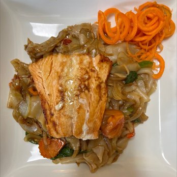 Lee’s Thai - 35. Drunken Noodles w/Grilled Salmon Basil - Thai Near Me - Falls Church, Virginia Lee’s Thai - 35. Drunken Noodles w/Grilled Salmon Basil - Thai Near Me - Falls Church, Virginia