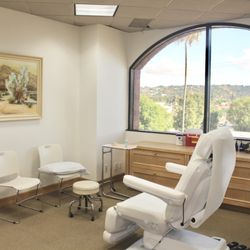 Valley Dermatology Associates - Examination Room