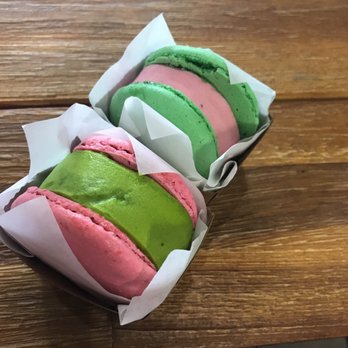 Poke King - Green tea and strawberry french macaron - Poke Near Me - Reno, Nevada Poke King - Green tea and strawberry french macaron - Poke Near Me - Reno, Nevada