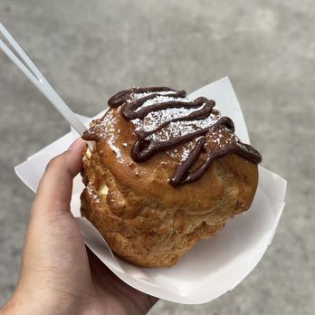 The Kiwi Korner - The giant cream puff - Food Trucks Near Me - Laie, Hawaii The Kiwi Korner - The giant cream puff - Food Trucks Near Me - Laie, Hawaii