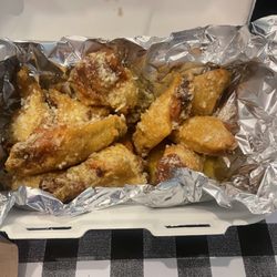 Bridge Street Pizza - Garlic Parmesan wings