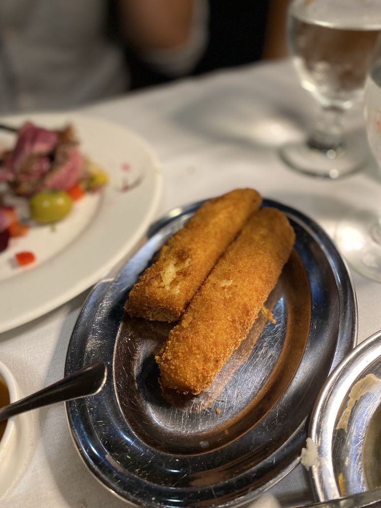 Show De Carnes Brazilian Steakhouse