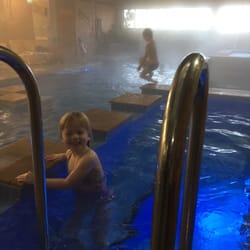 Sovereign Park Motor Inn - Early morning swim