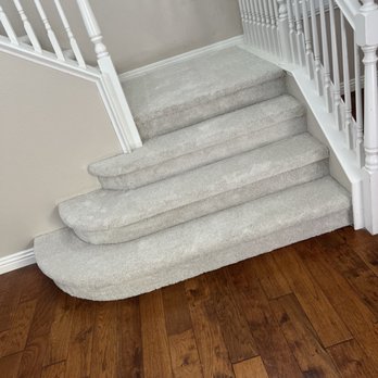 High-End carpet & flooring - 3 rounded steps and a landing - Carpet Installation Near Me - Hesperia, California High-End carpet & flooring - 3 rounded steps and a landing - Carpet Installation Near Me - Hesperia, California