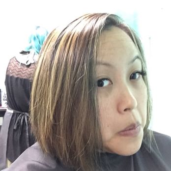 Salon Blonde - Pulling the colour - Hair Salons Near Me - Davis, California