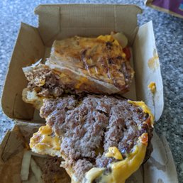 Paper between cheese and meat Paper between cheese and meat