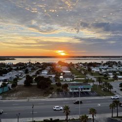 Holiday Inn Express & Suites Oceanfront Daytona Bch Shores - Sunset