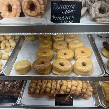 DailyO Donuts - Cute little spot I finally had a chance to grab a donut  at for breakfast. - Donuts Near Me - Atlanta, Georgia