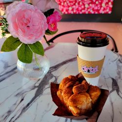 Drizl Coffee - Always nice to sit in a charming spot!