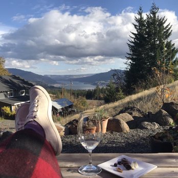 AniChe Cellars - Wine Bars Near Me - Underwood, Washington
