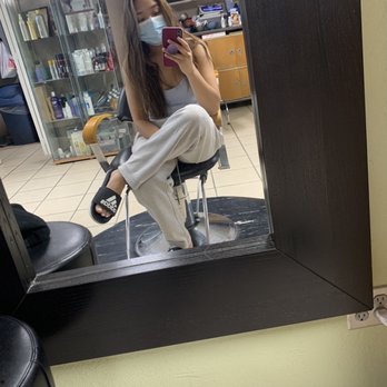 D'Right Cut Hair & Nails Studio - Hair Salons Near Me - Van Nuys, California D'Right Cut Hair & Nails Studio - Hair Salons Near Me - Van Nuys, California