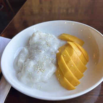 Pinto Thai Bistro - Mango Sticky Rice - Thai Near Me - Roseville, California Pinto Thai Bistro - Mango Sticky Rice - Thai Near Me - Roseville, California