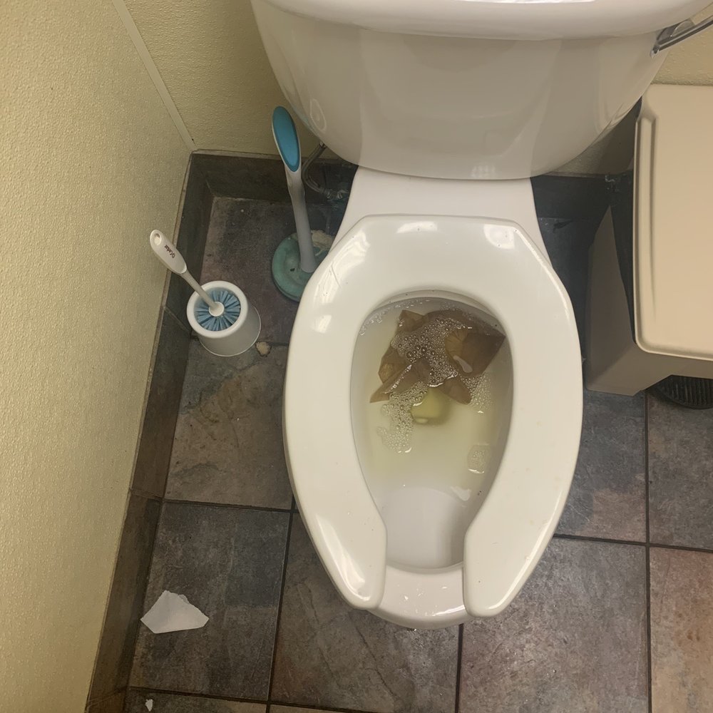 Smoothie King - a toilet with a broken seat - Juice Bars & Smoothies Near Me - San Antonio, Texas