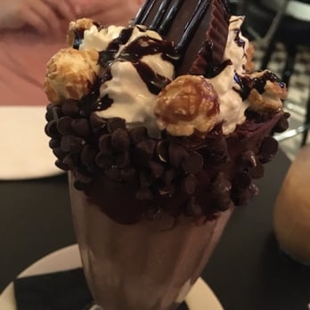 Mom's Kitchen & Bar - Bars Near Me - Astoria, New York Mom's Kitchen & Bar - Bars Near Me - Astoria, New York