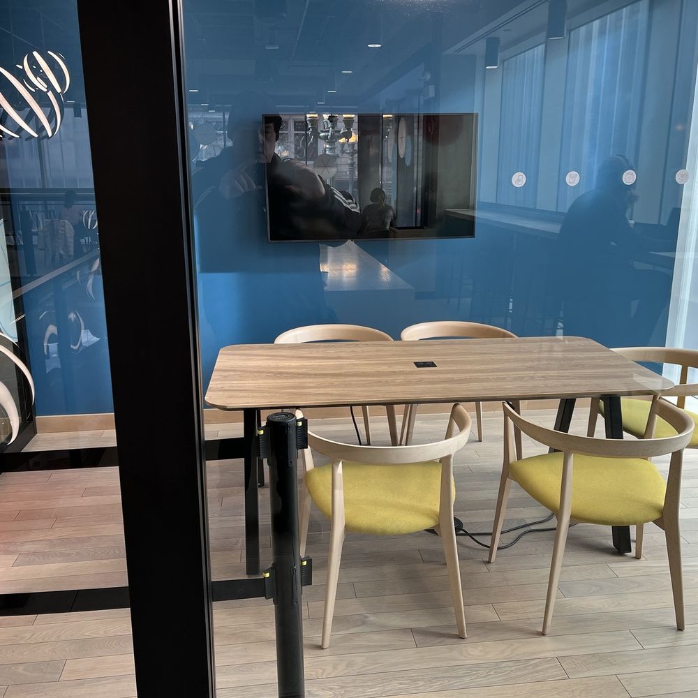 Capital One Café - Banks & Credit Unions Near Me - Chicago, Illinois