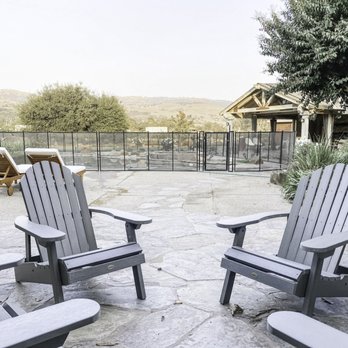Embark Behavioral Health - Poolside lounge for inpatients getting anxiety treatment in California. - Counseling & Mental Health Near Me - San Martin, California Embark Behavioral Health - Poolside lounge for inpatients getting anxiety treatment in California. - Counseling & Mental Health Near Me - San Martin, California