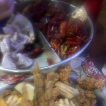 Uncle T's Oyster Bar - Crawfish - Bars Near Me - Scott, Louisiana