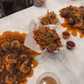 Cajun Crab Waikiki - All - Seafood Near Me - Honolulu, Hawaii