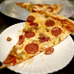 Brooklyn Pizzeria - Pepperoni, Italian Sausage, and Cheese Slice