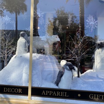 St Nick’s Holiday Shoppe - Christmas Trees Near Me - Mount Dora, Florida