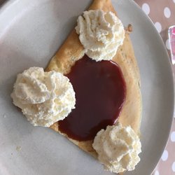Le Grenier à Crêpes - Crêpe au caramel et chantilly maison