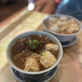 Mike's Noodle House - Beef brisket and 9. Wonton and Beef Brisket Noodle Soup - Cantonese Near Me - Seattle, Washington Mike's Noodle House - Beef brisket and 9. Wonton and Beef Brisket Noodle Soup - Cantonese Near Me - Seattle, Washington